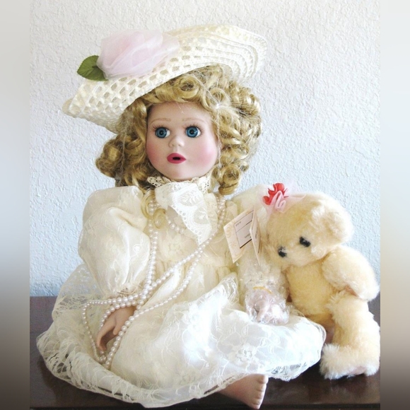 Victorian Lace Collection by Mary Stevens. Alicia - Picture 1 of 16